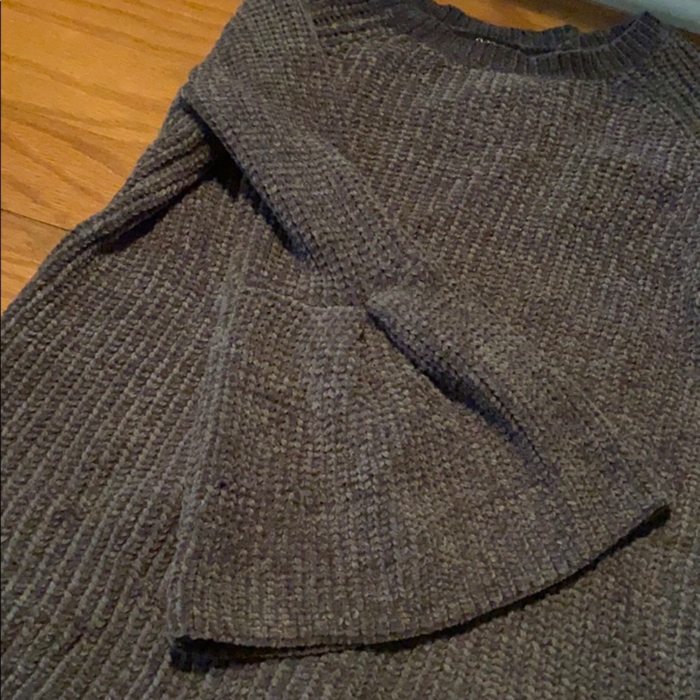 Grey sweater - Picture 2 of 2